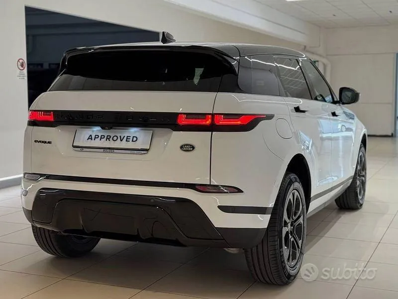 Land Rover Evoque 2022 photo 2