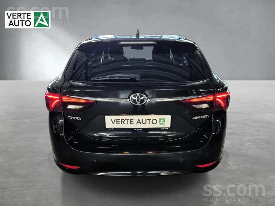 Toyota Avensis 2017 photo 5