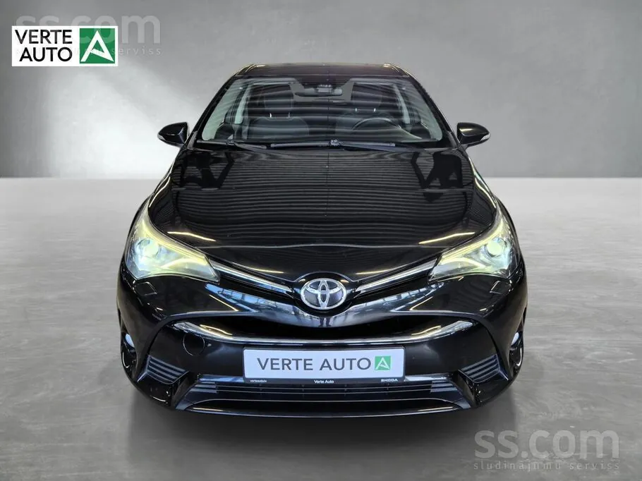 Toyota Avensis 2017 photo 2