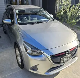 Mazda Demio 2015 photo 2