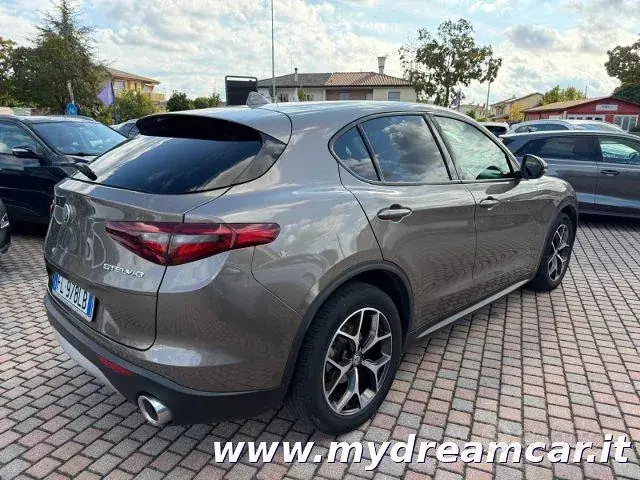 Alfa Romeo Stelvio 2017 photo 4