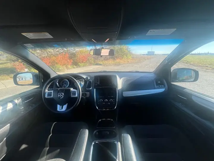Dodge Grand Caravan 2017 photo 5