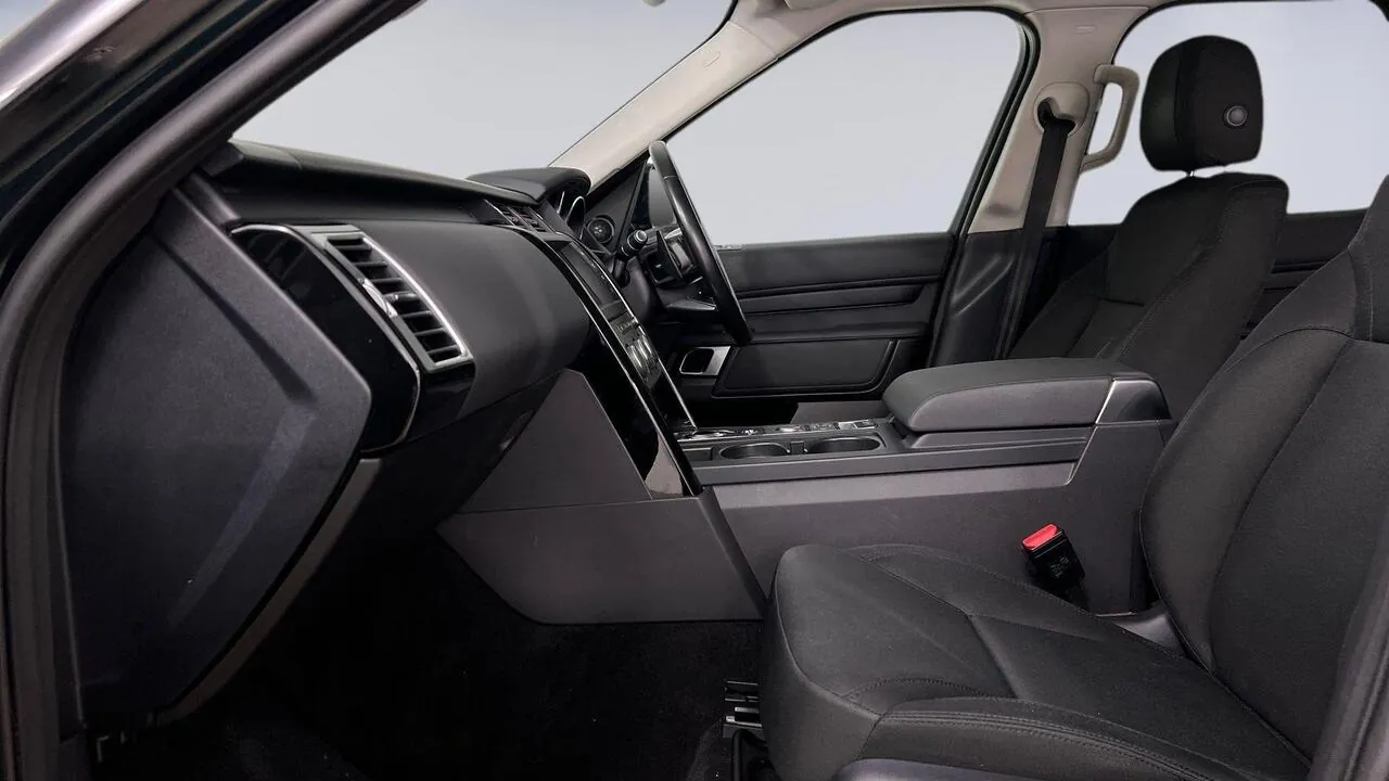 Land Rover Discovery 2017 photo 3