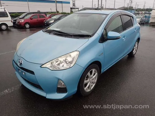 Toyota Aqua S 2014 photo 2