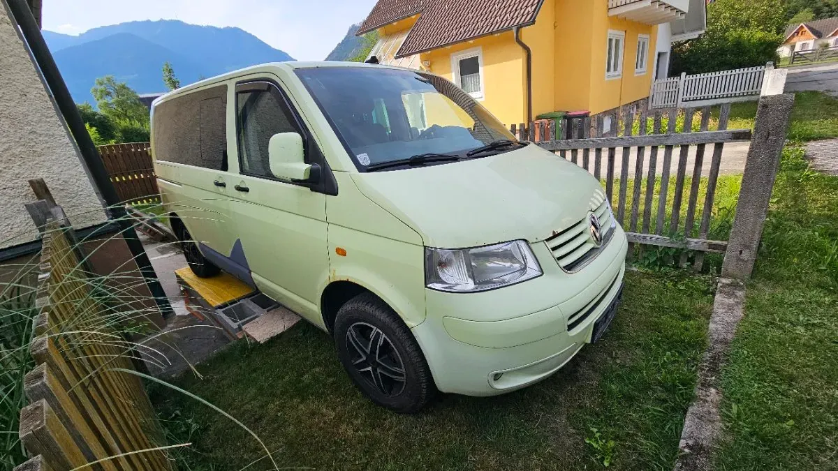 Volkswagen T5 2006 photo 2