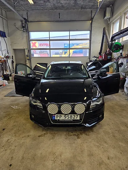 Audi A4 2012 photo 2