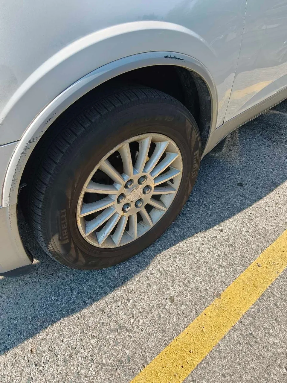 Buick Enclave 2011 photo 4