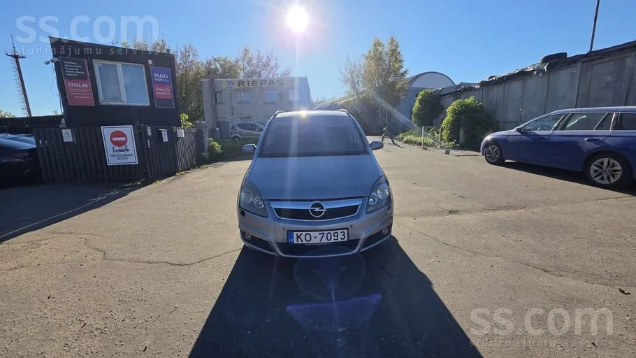 Opel Zafira 2006 photo 2
