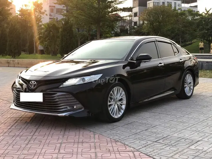 Toyota Camry 2019 photo 2