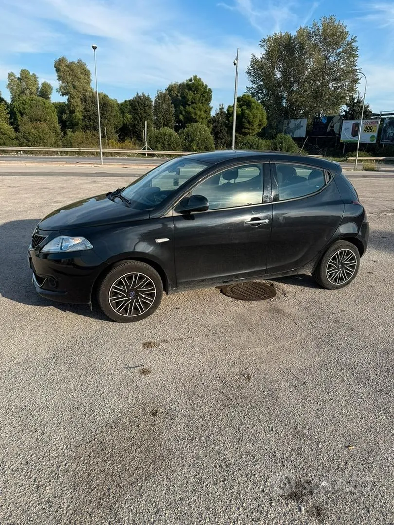 Lancia Ypsilon 2023 photo 3