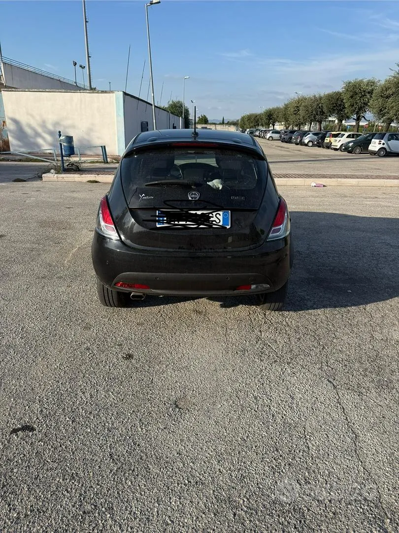 Lancia Ypsilon 2023 photo 2