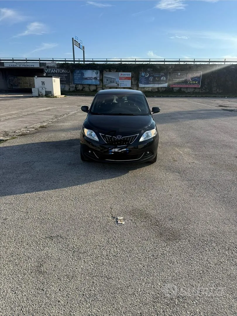 Lancia Ypsilon