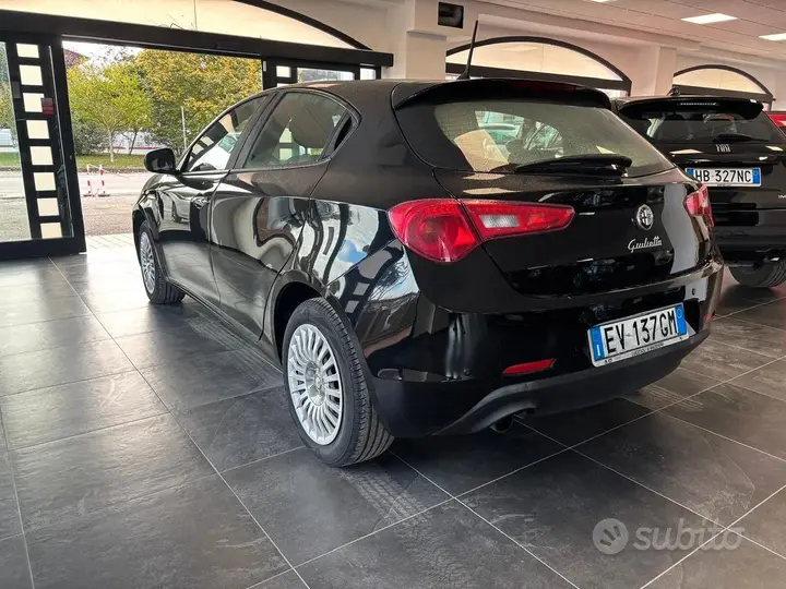 Alfa Romeo Giulietta 2014 photo 4