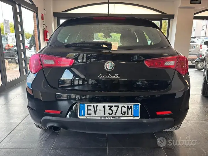 Alfa Romeo Giulietta 2014 photo 5