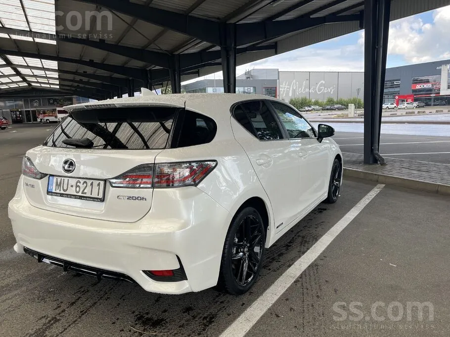 Lexus Ct200H 2015 photo 5