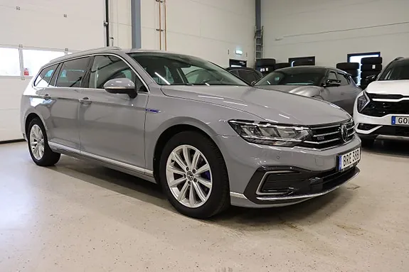 Volkswagen Passat 2023 photo 3