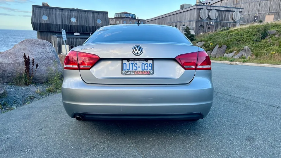 Volkswagen Passat 2012 photo 4