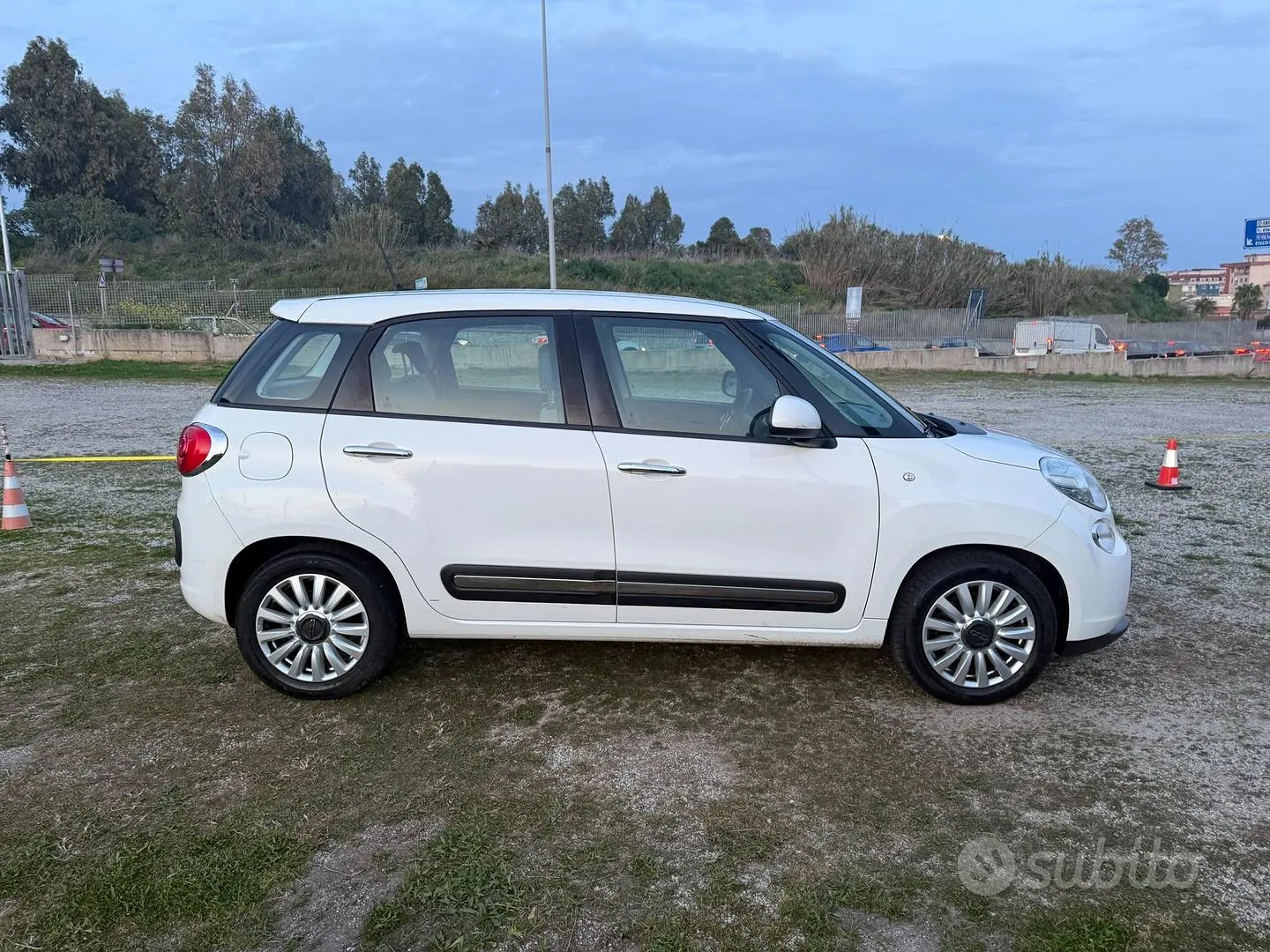 Fiat 500L 2015 photo 2