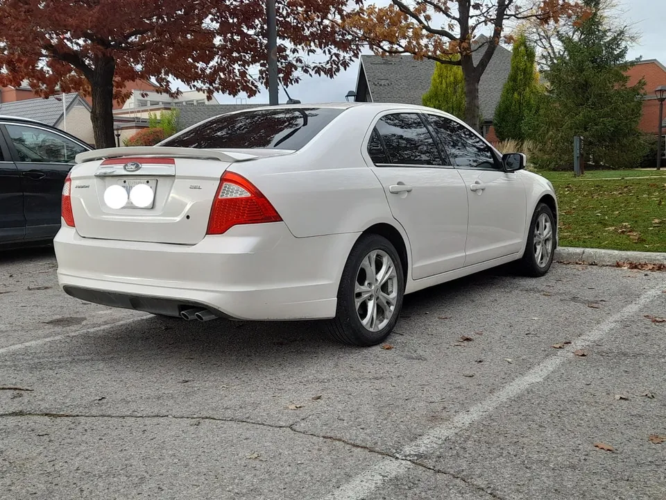 Ford Fusion 2012 photo 2