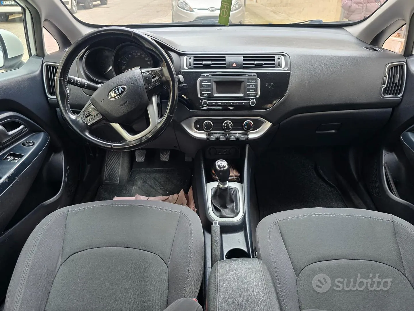Kia Rio 2015 photo 4