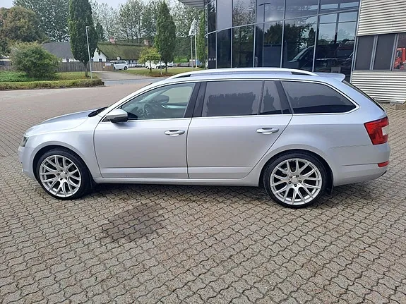 Skoda Octavia 2014 photo 2