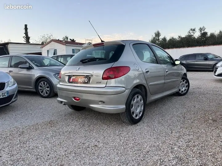 Peugeot 206 2005 photo 5