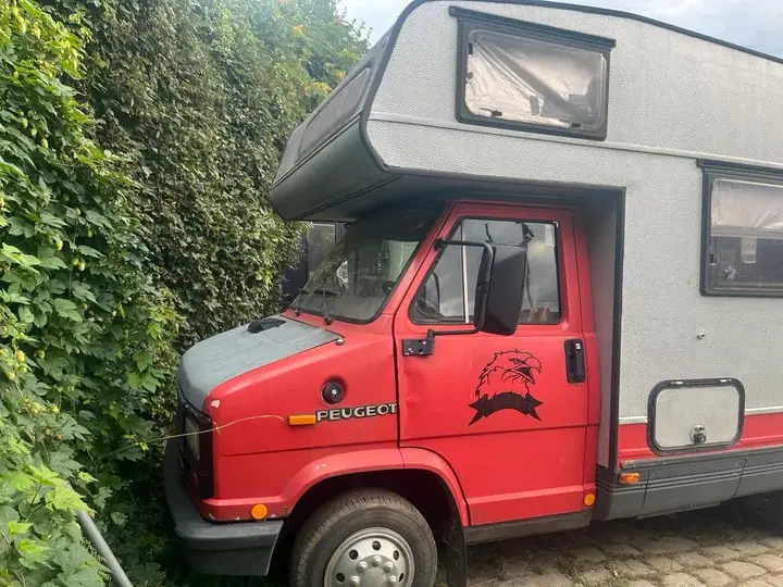 Peugeot J5