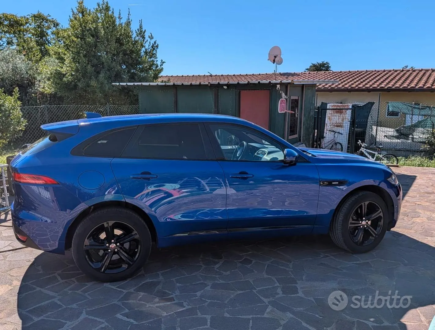 Jaguar F-Pace 2018 photo 2