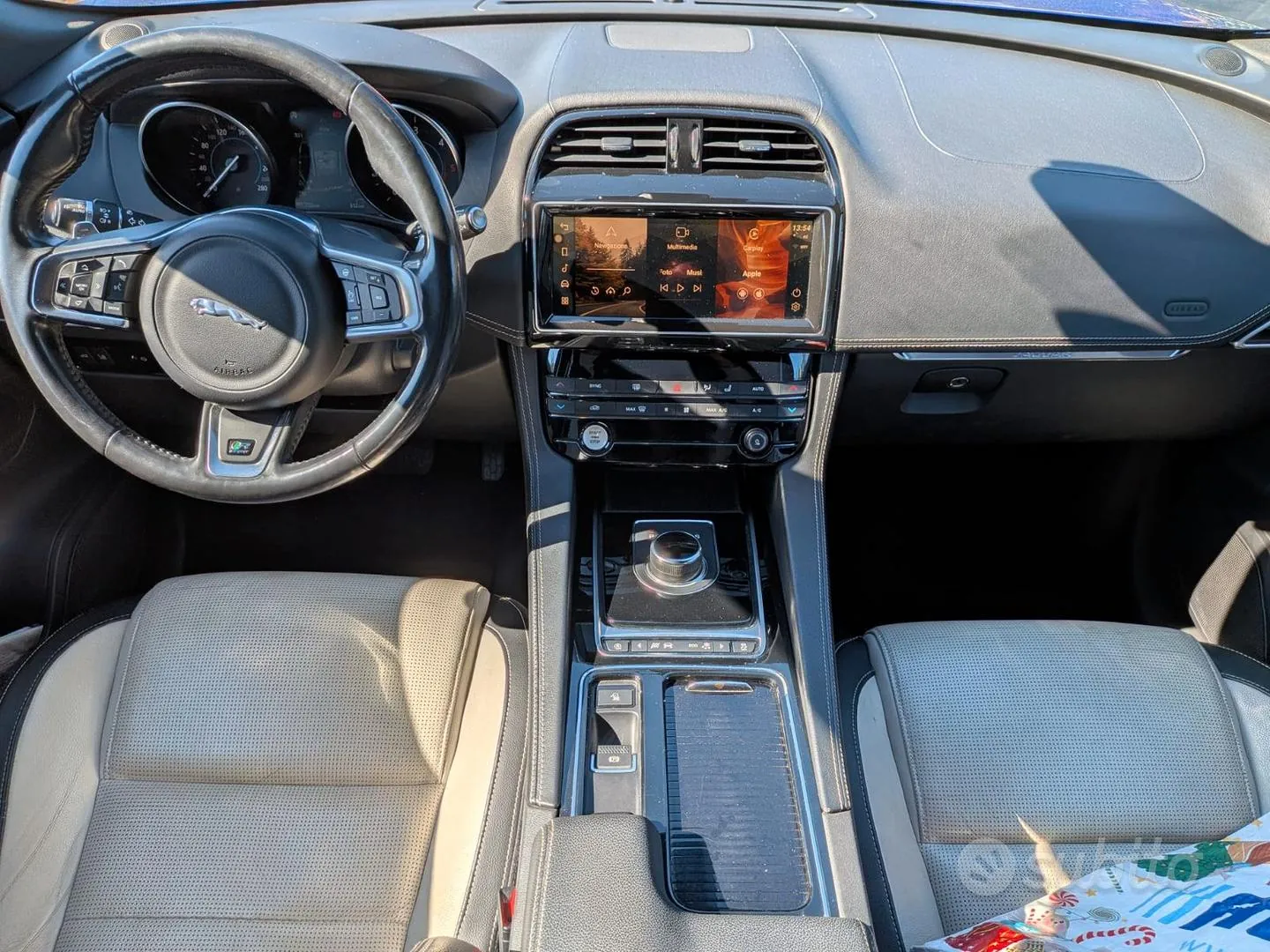 Jaguar F-Pace 2018 photo 3