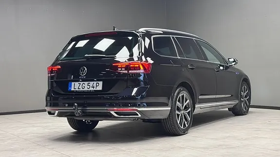 Volkswagen Passat 2023 photo 2