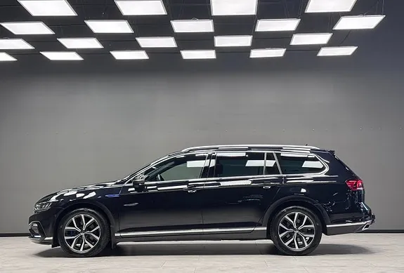 Volkswagen Passat 2023 photo 5