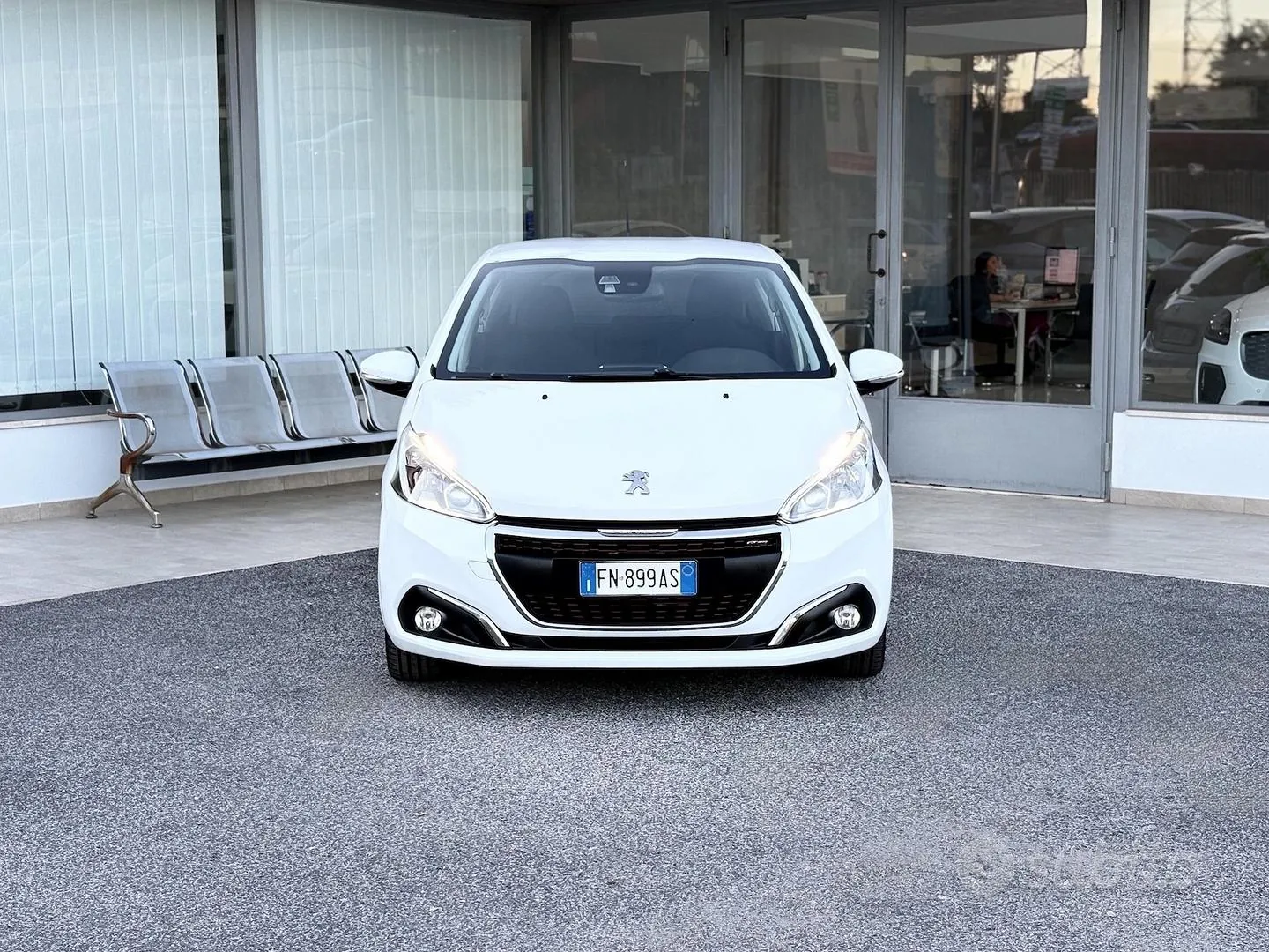 Peugeot 208 2018 photo 2