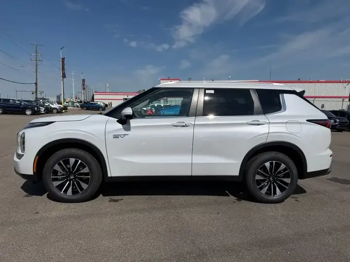 Mitsubishi Outlander 2026 photo 5