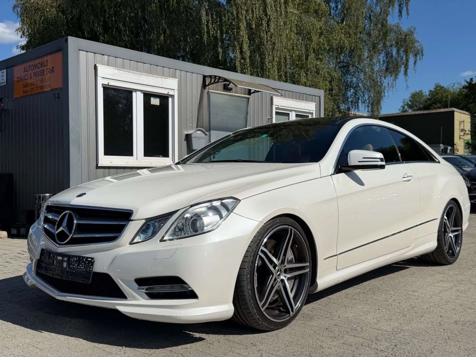 Mercedes-Benz E-Class 2012 photo 2