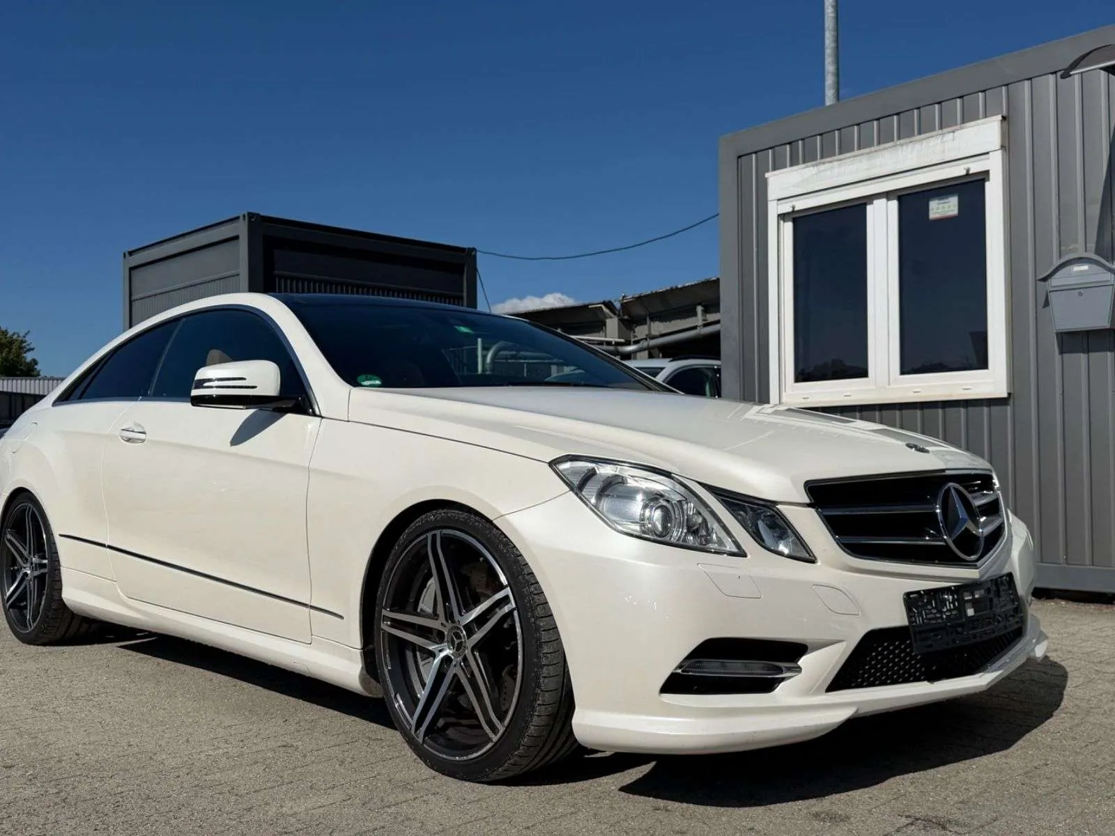 Mercedes-Benz E-Class 2012 photo 5