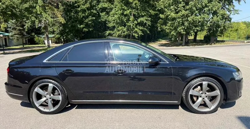 Audi A8 2014 photo 2