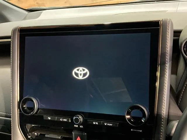 Toyota Alfaard Z 2023 photo 5