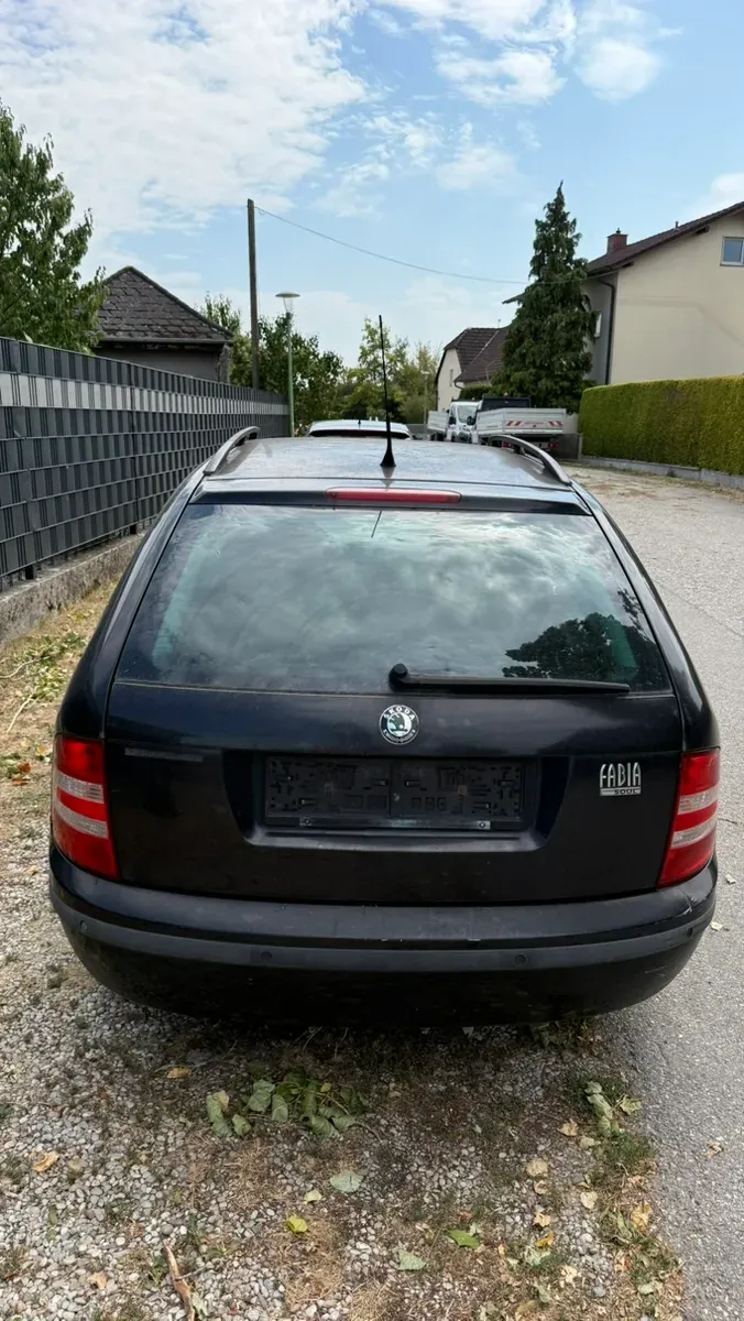 Skoda Fabia 2006 photo 2
