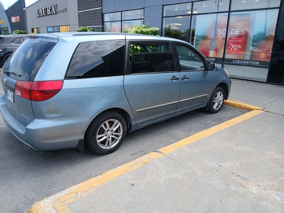 Toyota Sienna 2005 photo 3