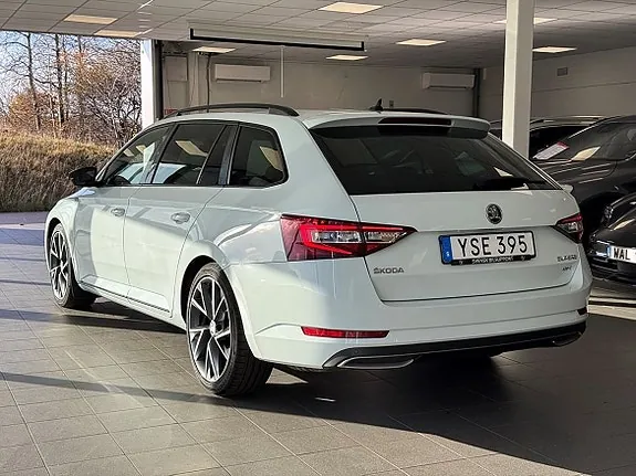 Skoda Superb 2017 photo 4