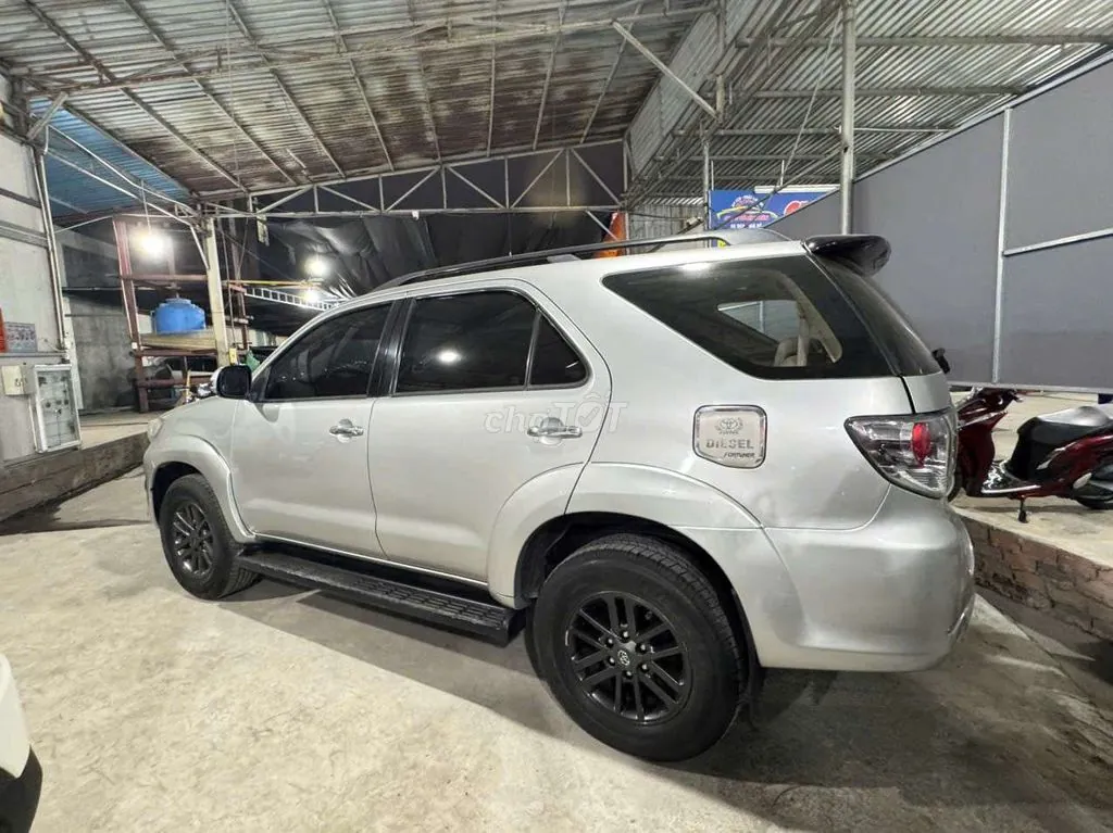 Toyota Fortuner 2014 photo 3