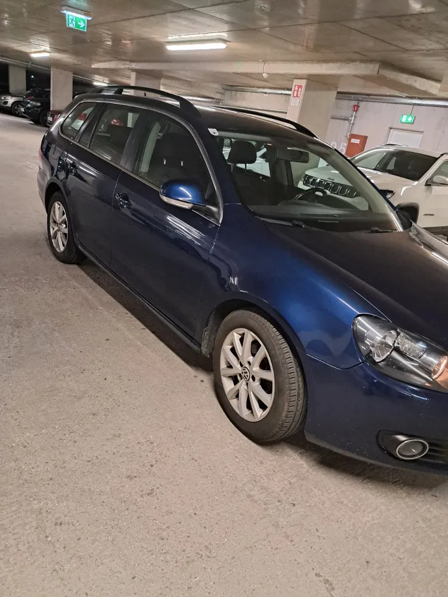 Volkswagen Golf 2012 photo 2
