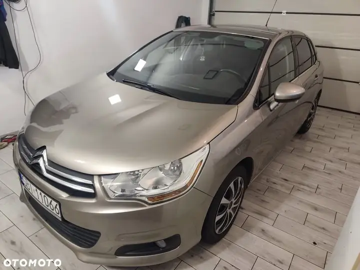 Citroen C4 2010 photo 2