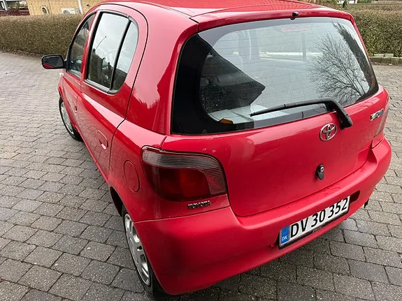 Toyota Yaris 1999 photo 4