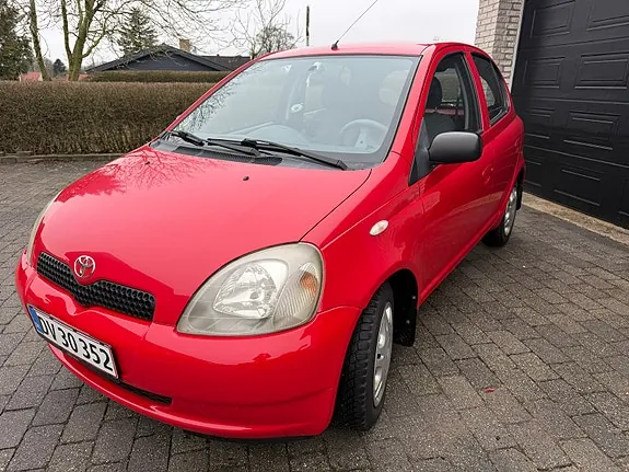 Toyota Yaris 1999 photo 2