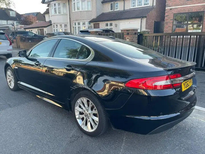 Jaguar Xf 2012 photo 2