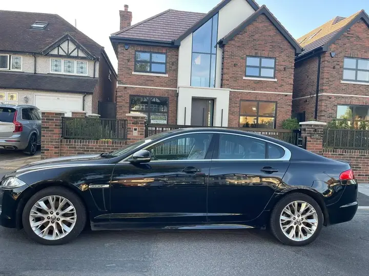 Jaguar Xf 2012 photo 3