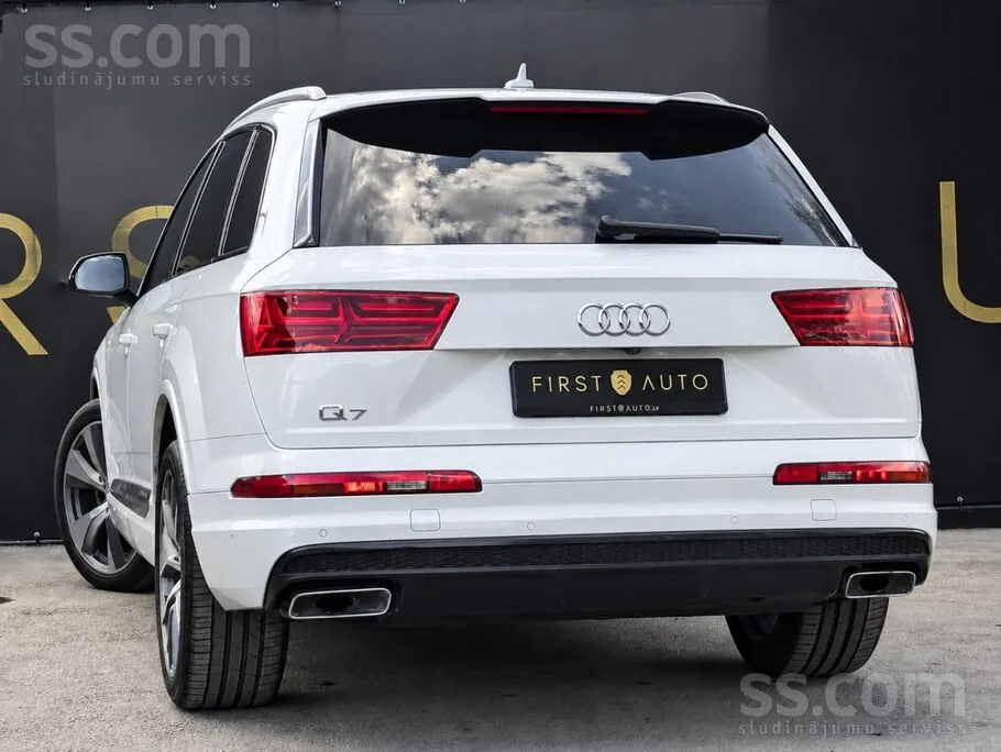 Audi Q7 2016 photo 2