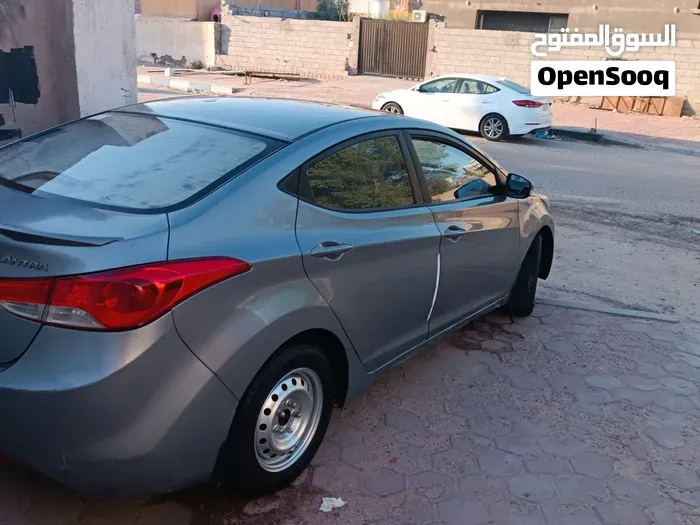 Hyundai Elantra 2013 photo 2