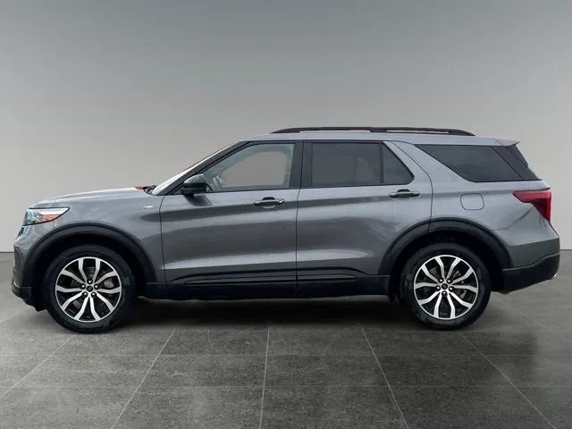 Ford Explorer 2022 photo 2